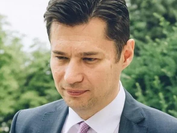 ukrayina-zaboronila-vyizd-vitse-meru-lintsa-cherez-vidviduvannya-krimu