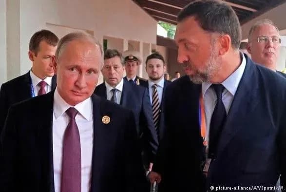 ssha-vidveli-misyats-na-vivedennya-investitsiy-z-kompaniy-iz-sanktsiynogo-spisku-rf