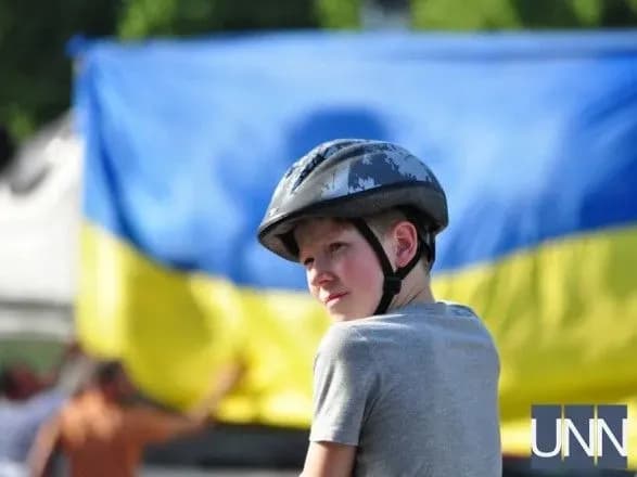 kilka-soten-uzhgorodtsiv-ob-yednali-dva-beregi-uzha-15-kilometrovim-velozayizdom