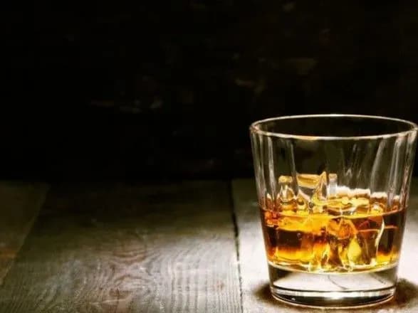 importniy-alkogol-v-ssha-vtrachaye-pozitsiyi