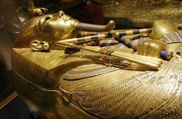 vcheni-rozvinchali-odnu-z-teoriy-schodo-grobnitsi-tutankhamona