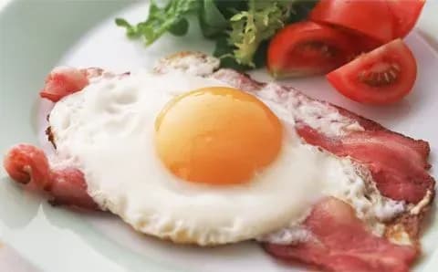 u-kanadi-robota-navchili-gotuvati-yayechnyu