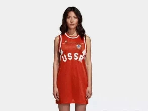 adidas-znyav-z-prodazhu-odyag-iz-simvolikoyu-srsr