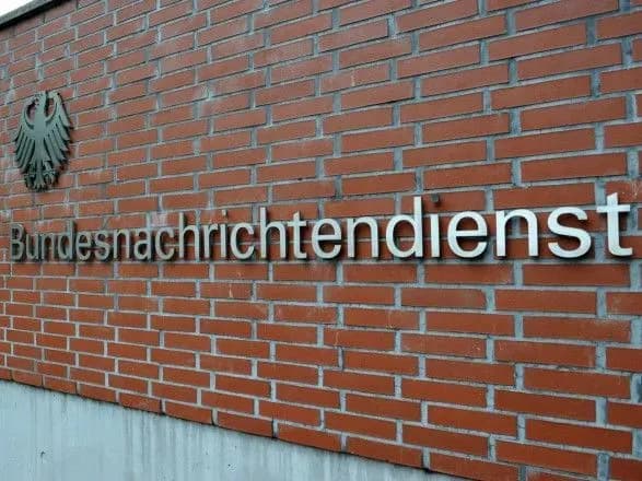 zmi-nimetska-rozvidka-otrimala-formulu-novachka-v-devyanostikh-rokakh