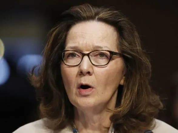 persha-zhinka-na-choli-tsru-pristupila-do-vikonannya-obovyazkiv