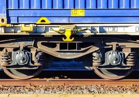 lokomotiv-zbiv-divchinu-na-kirovogradschini