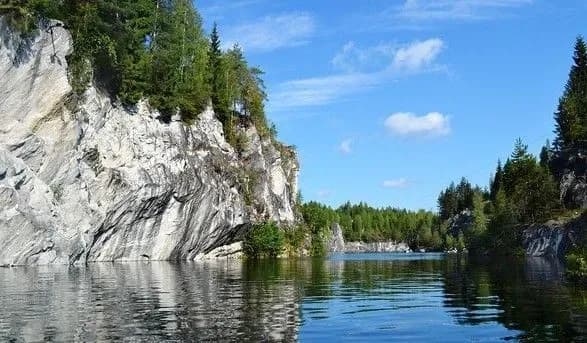 u-mikolayevskomu-karyeri-vtopivsya-15-richniy-ribalka