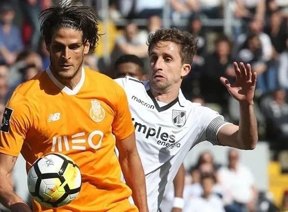 dinamo-zatsikavilos-napadnikom-fk-portu-zmi