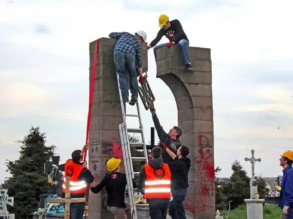 doslidzhennya-v-grushovichakh-nepotribne-ukrayinskiy-ekspert