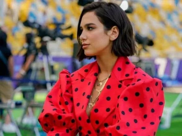 dua-lipa-zapisala-videozaproshennya-na-vidkrittya-finalu-lch