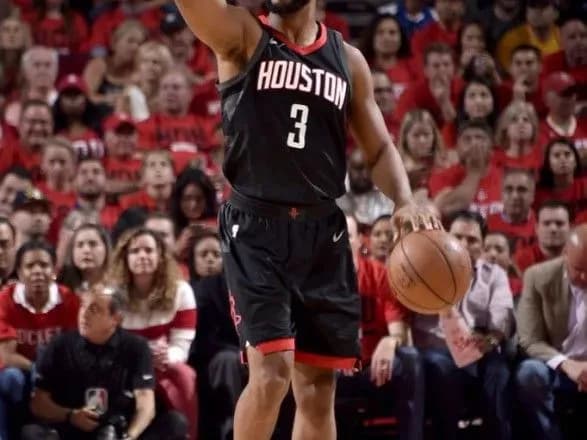 khyuston-vtretye-obigrav-golden-steyt-i-nablizivsya-do-finalu-nba