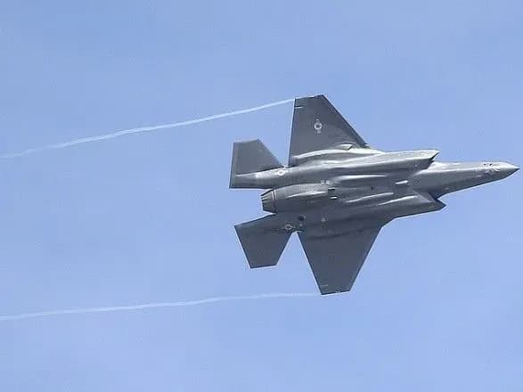 zmi-turechchina-rozglyadaye-mozhlivist-pridbannya-rosiyskikh-vinischuvachiv-su-57-zamist-f-35