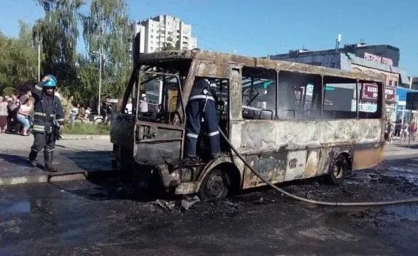 u-lvovi-stalasya-pozhezha-v-marshruttsi