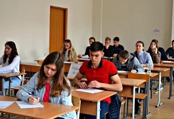 u-zno-z-inozemnikh-mov-vzyali-uchast-ponad-2-7-tis-osib