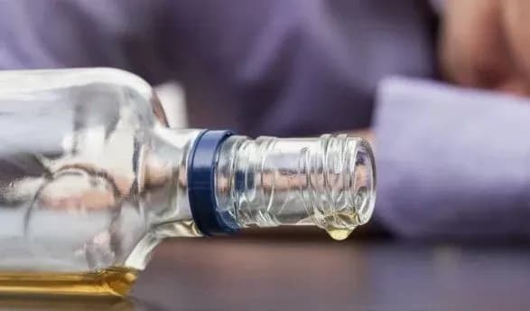 trokh-pidlitkiv-na-lvivschini-gospitalizuvali-z-alkogolnim-otruyennyam