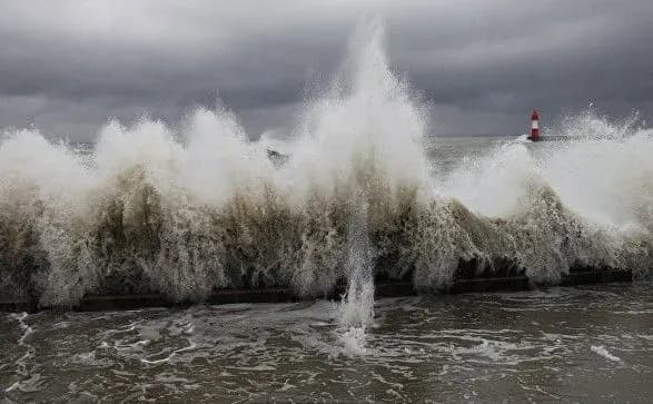 na-kubi-cherez-poveni-evakuyuvali-blizko-11-tis-cholovik