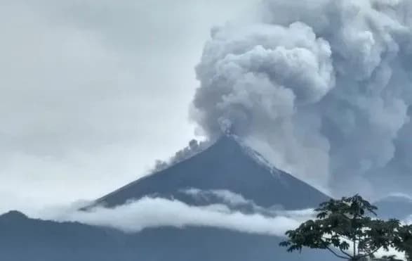 viverzhennya-vulkana-v-gvatemali-pochalosya-iz-novoyu-siloyu
