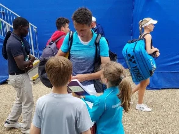 stakhovskiy-viyshov-do-chvertfinalu-tenisnogo-turniru-u-velikiy-britaniyi