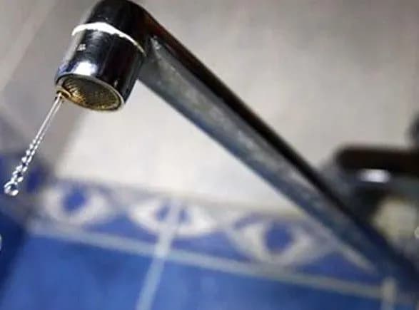 u-pervomayskomu-na-dva-dni-vnochi-vidklyuchat-postachannya-vodi-cherez-avariyu-na-sverdlovini