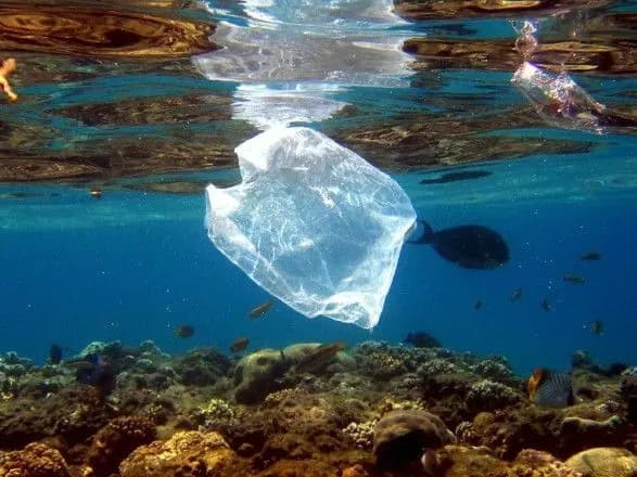 gensek-oon-zaklikav-g7-vzyatisya-za-borotbu-z-plastikom