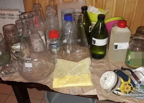 na-kiyivschini-likviduvali-laboratoriyu-z-vigotovlennya-amfetaminu