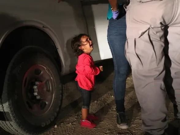 the-washington-post-batko-divchinki-yaka-potrapila-na-obkladinku-time-zayaviv-scho-yiyi-ne-rozluchali-z-matiryu