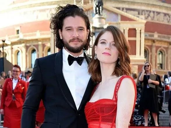 golovna-para-z-gri-prestoliv-sogodni-zigraye-vesillya