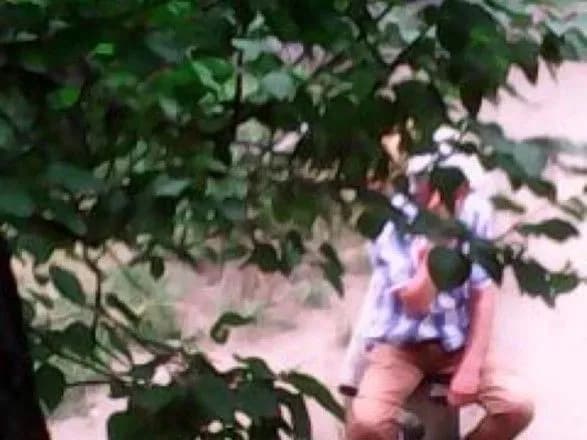 u-mikolayevi-cholovik-vchinyav-rozpusni-diyi-na-dityachomu-maydanchiku