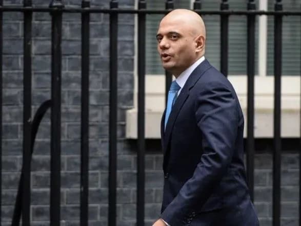 glava-britanskogo-mvs-provede-zasidannya-nadzvichaynogo-komitetu-cherez-otruyennya-v-eymsberi