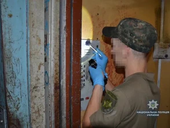 u-syevyerodonetsku-nevidomiy-u-lifti-tyazhko-poraniv-cholovika