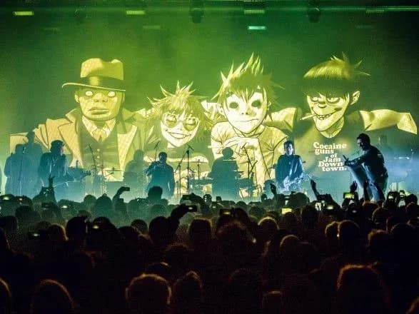 reper-gurtu-gorillaz-del-the-funky-homosapien-seryozno-postrazhdav-vpavshi-zi-stseni-pid-chas-kontsertu