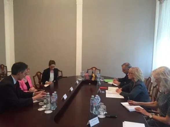 rosiya-ne-vidpovila-na-zvernennya-posla-ssha-schodo-vidvidin-sentsova