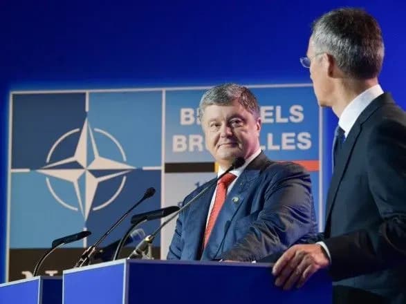 sanktsiyi-ne-mozhut-buti-znyati-poki-rosiya-ne-zminit-agresivnu-povedinku-poroshenko