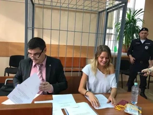 uchasnitsya-pussy-riot-otrimala-15-dib-areshtu-za-uchast-v-aktsiyi-pid-chas-finalu-chs-2018