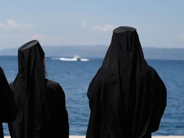 poblizu-afona-za-10-dniv-pomerli-dva-yepiskopi-rpts