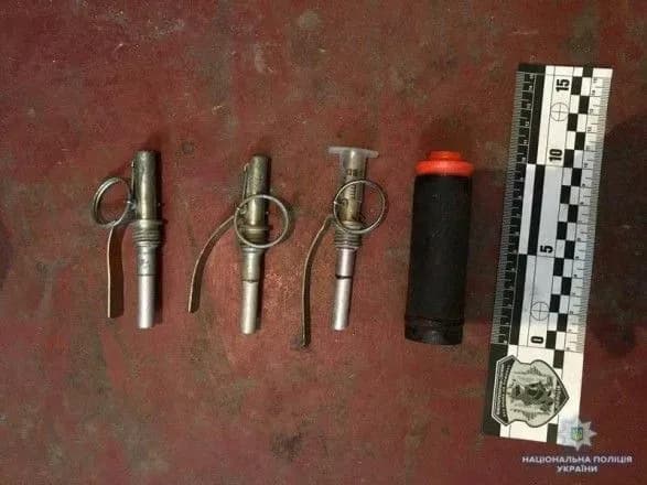 zatrimano-prichetnogo-do-vibukhu-na-bazi-vidpochinku-na-donechchini