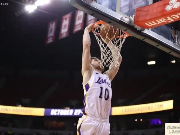 mikhaylyuk-nabrav-31-ochko-i-viviv-leykers-u-final-litnoyi-ligi-nba