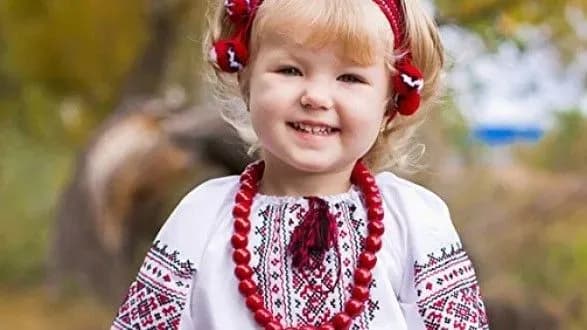 skilki-dniv-ukrayintsi-vidpochivatimut-u-serpni-perelik-vikhidnikh