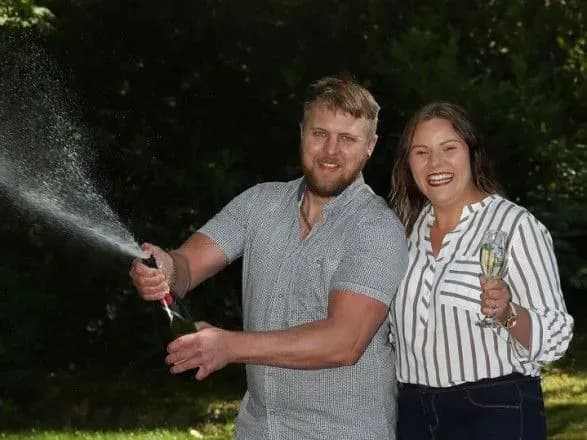 shtukatur-z-angliyi-vigrav-1-3-mln-dol-u-lotereyu