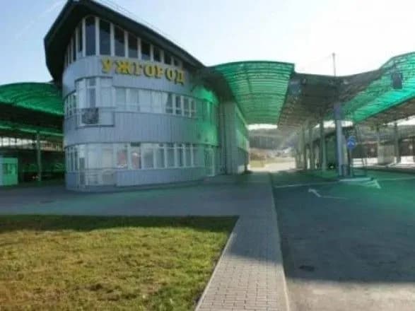 na-zakarpatti-timchasovo-ne-propuskayut-osib-v-odnomu-z-punktiv-propusku