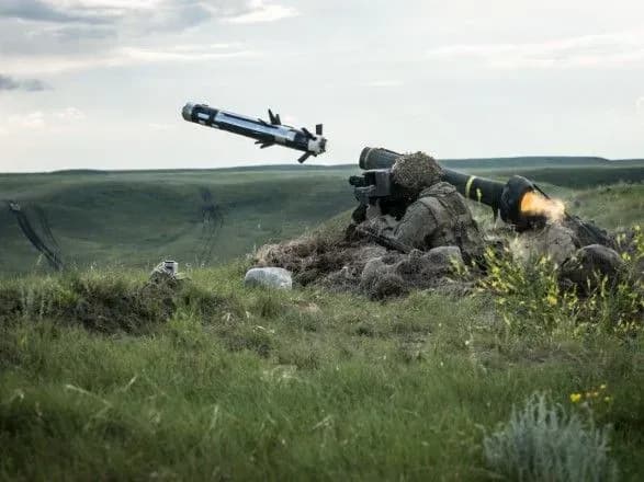 pentagon-vidiliv-300-mln-dolariv-na-virobnitstvo-raketnikh-kompleksiv-javelin