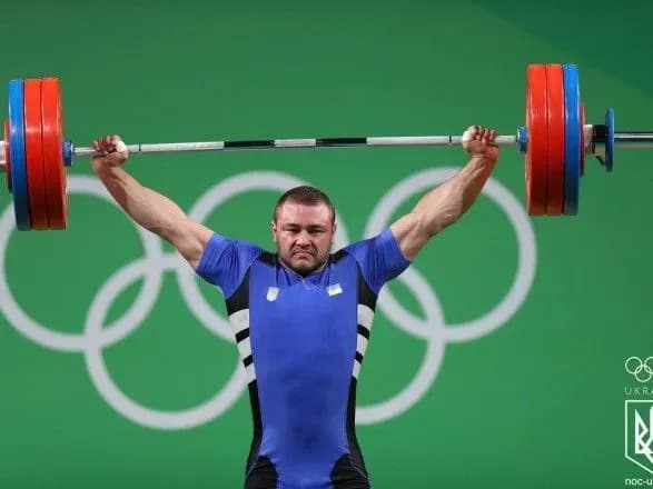 fvau-vpershe-v-istoriyi-zaklyuchila-zi-sportsmenami-profesiyni-kontrakti