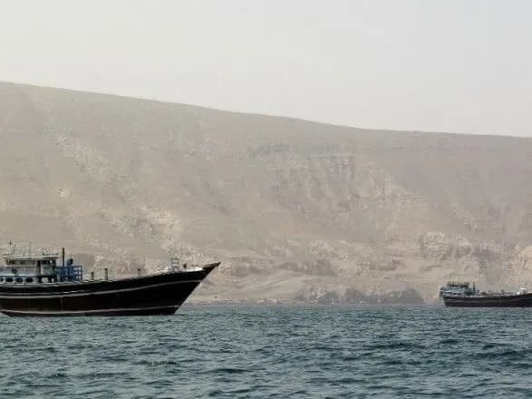 iran-provede-masshtabni-viyskovi-navchannya-v-perskiy-zatotsi