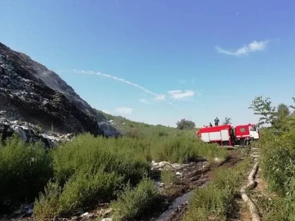 pozhezhu-na-smittyezvalischi-u-poltavi-zagasili