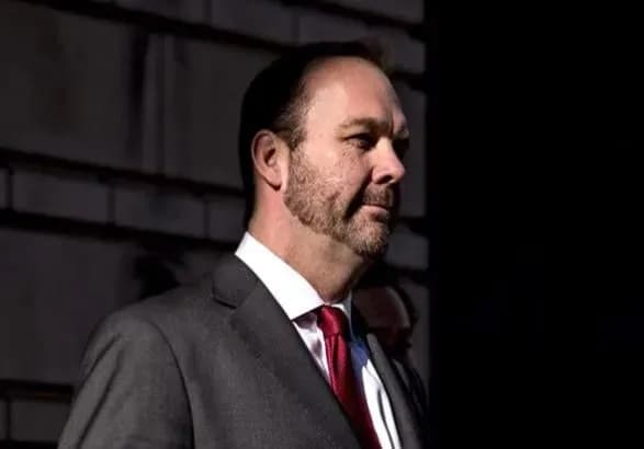 eks-partner-ziznavsya-u-sudi-scho-vkrav-sotni-tisyach-dolariv-u-manaforta