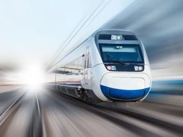 firmoviy-poyizd-chotirokh-stolits-vzhe-vidomiy-rozklad