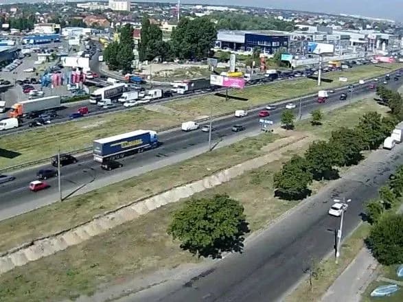 rukh-velikoyu-okruzhnoyu-i-prospektom-glushkova-obmezhat-do-lipnya-2019-roku