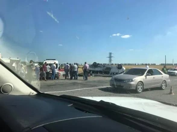 u-zaporizkiy-oblasti-zitknulisya-marshrutka-ta-vantazhivka-ye-zagibli