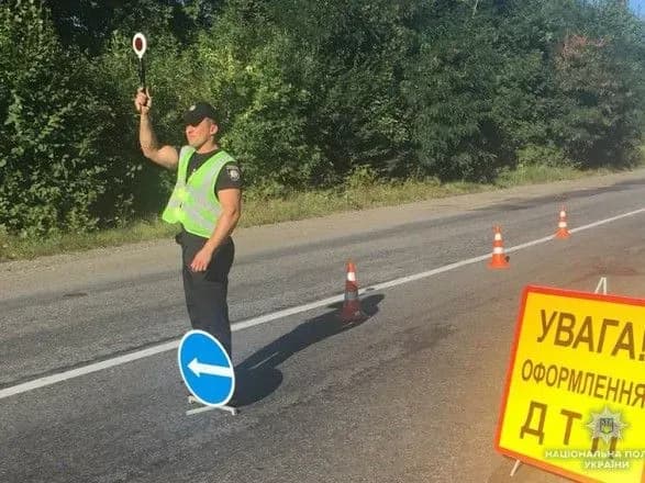 na-khmelnichchini-cherez-zitknennya-dvokh-avtivok-zaginuli-dvoye-lyudey