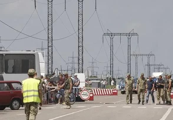 boyoviki-vlashtuvali-provokatsiyu-iz-zaluchennyam-tsivilnikh-na-kpvv-maryinka